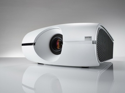 PHXG-91B / R9005935 Одночиповый DLP-проектор 8500 лм, 1024 x 768 XGA, 2800:1, с объективом (1,7 – 2,4 : 1). Разъемы: 5 BNC (RGBHV, компонентный сигнал), S-VIDEO, 15-контактный D-SU